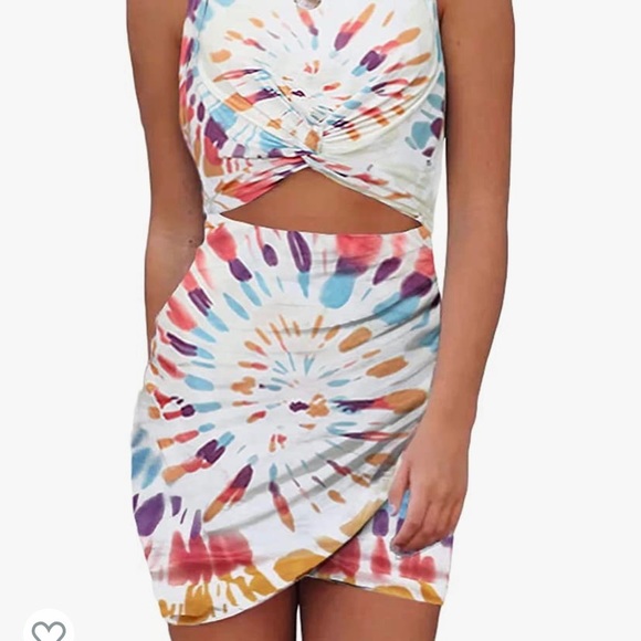 fiyote Dresses & Skirts - Hollowed out fiyote body con dress